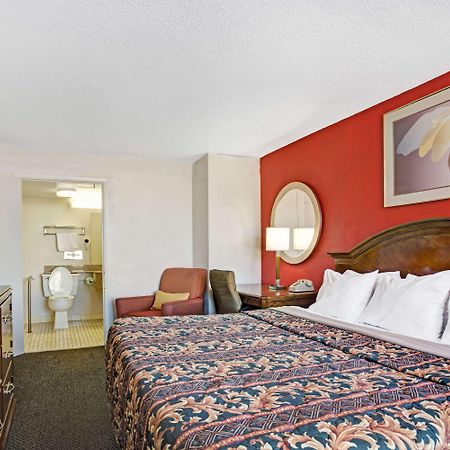 Days Inn By Wyndham Norfolk Military Circle Exterior foto