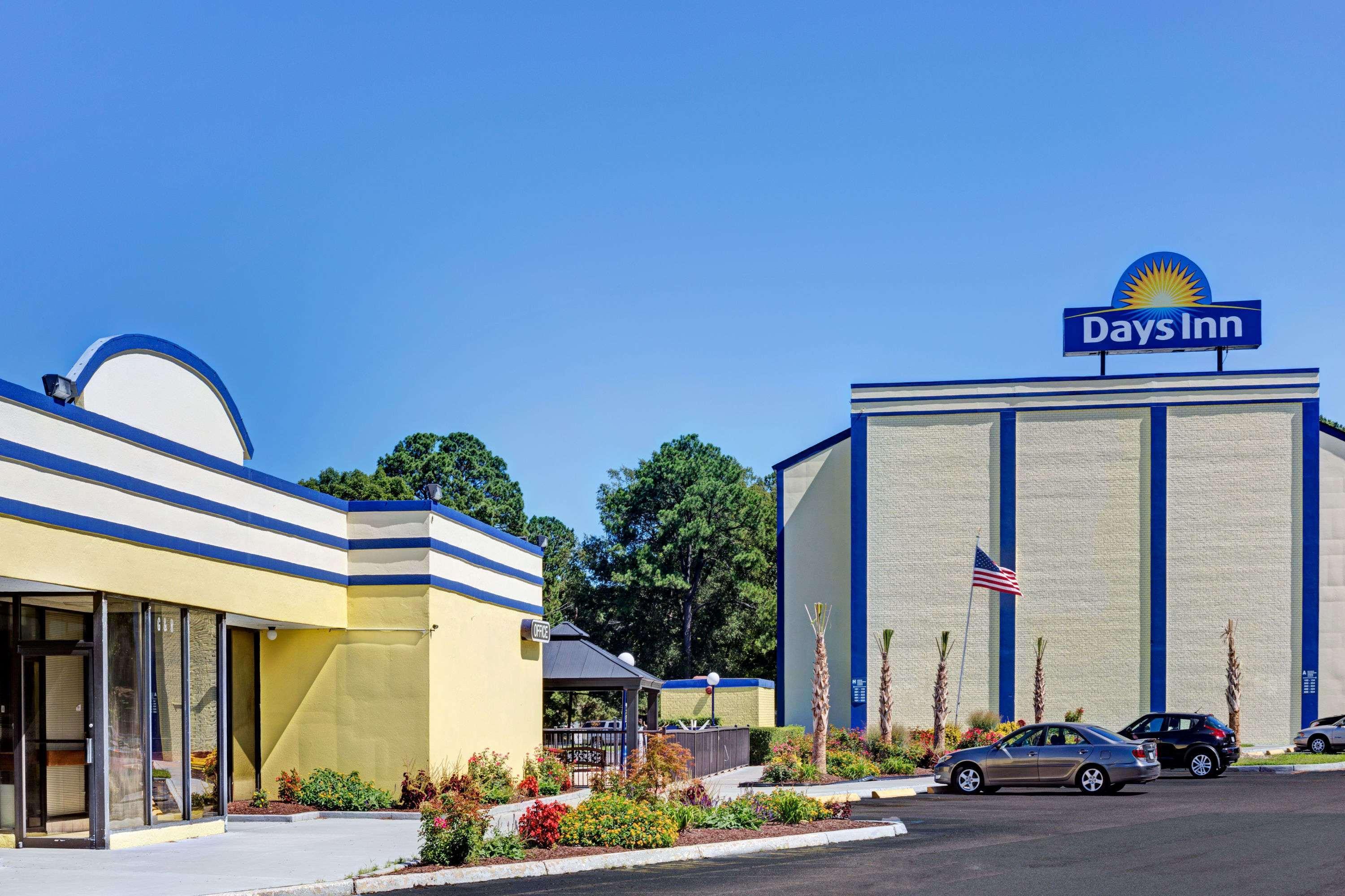 Days Inn By Wyndham Norfolk Military Circle Exterior foto