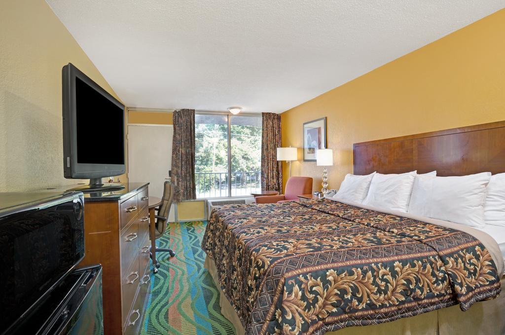 Days Inn By Wyndham Norfolk Military Circle Exterior foto